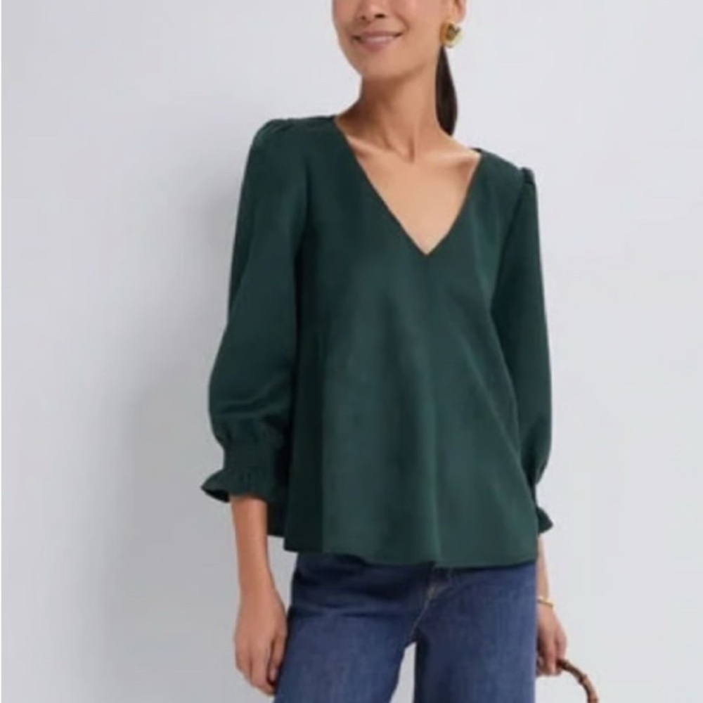 Tuckernuck Malachite Suede Easton Blouse  - XS - v neck - ruffled cuff